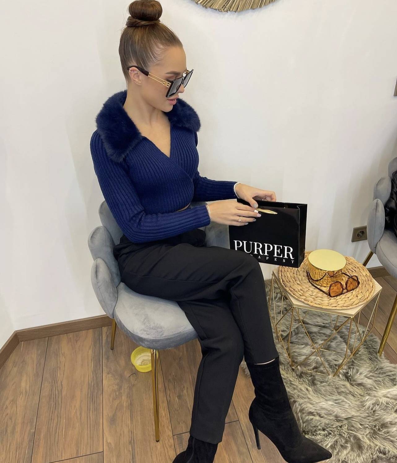 PRÉMIUM FÉNYES AJÁNDÉKTÁSKA ARANY SZALAGFÜLLEL