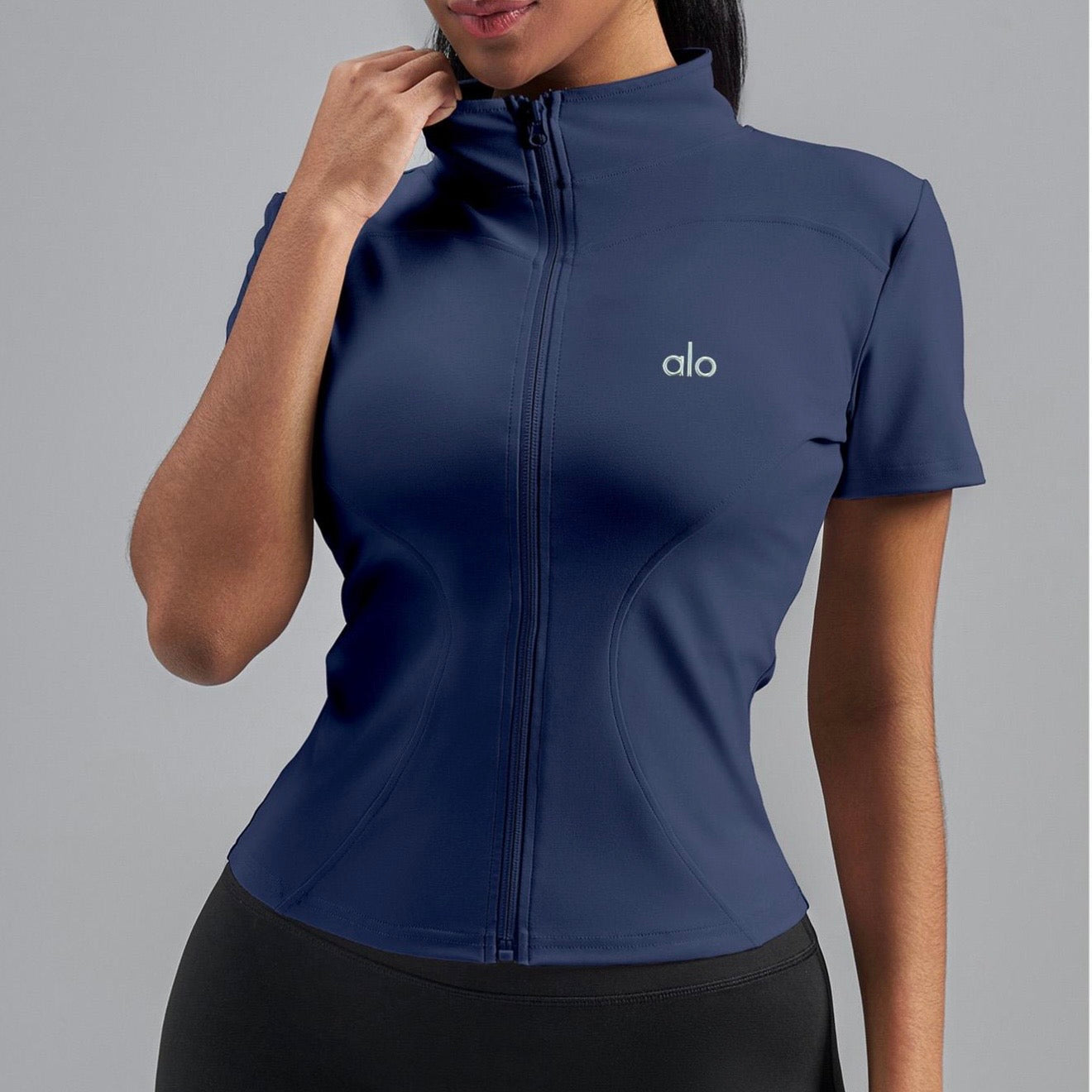 ALO YOGA CIPZÁRAS FELSŐ