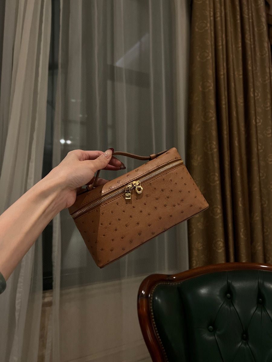 CHARM MONOGRAM BŐR TÁSKA