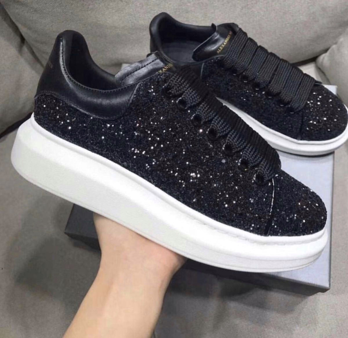 AMQ GLITTER SNEAKER