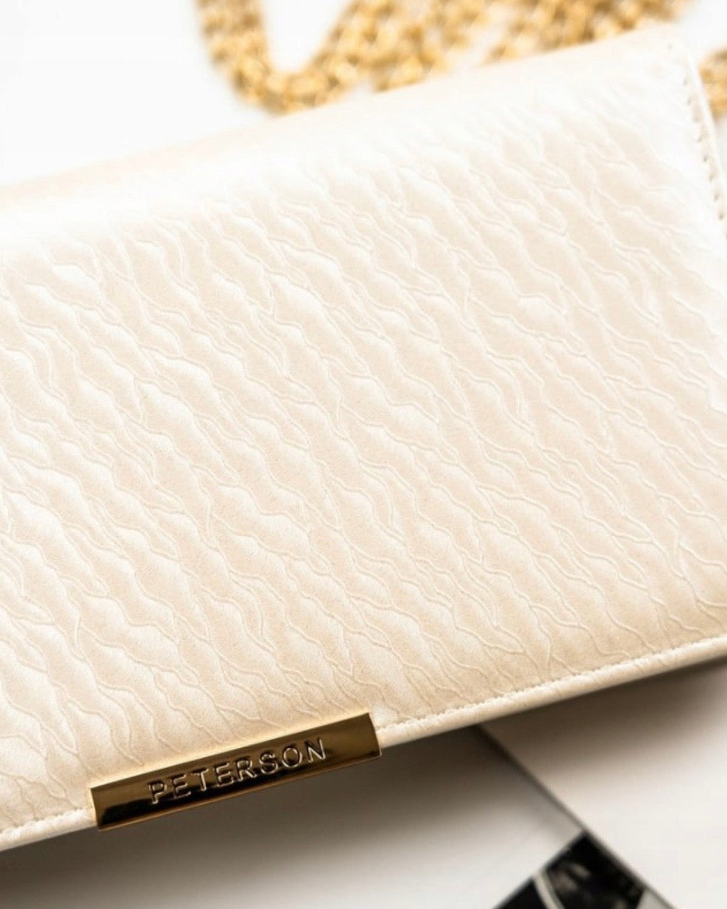 PETERSON PÉNZTÁRCA