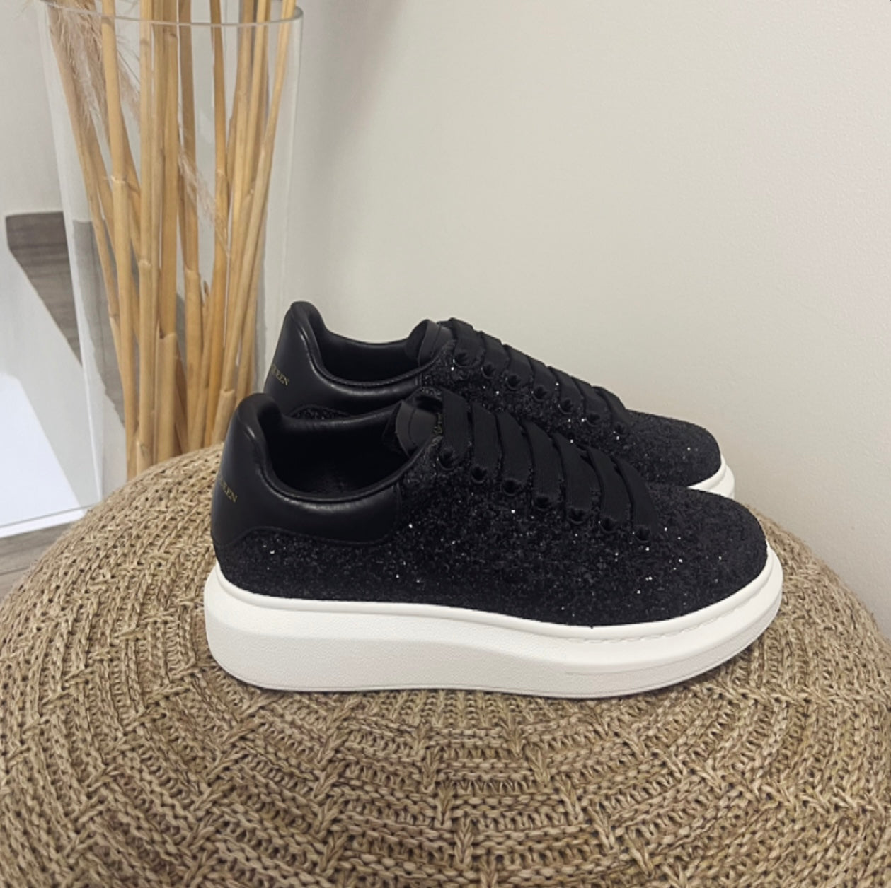 AMQ GLITTER SNEAKER