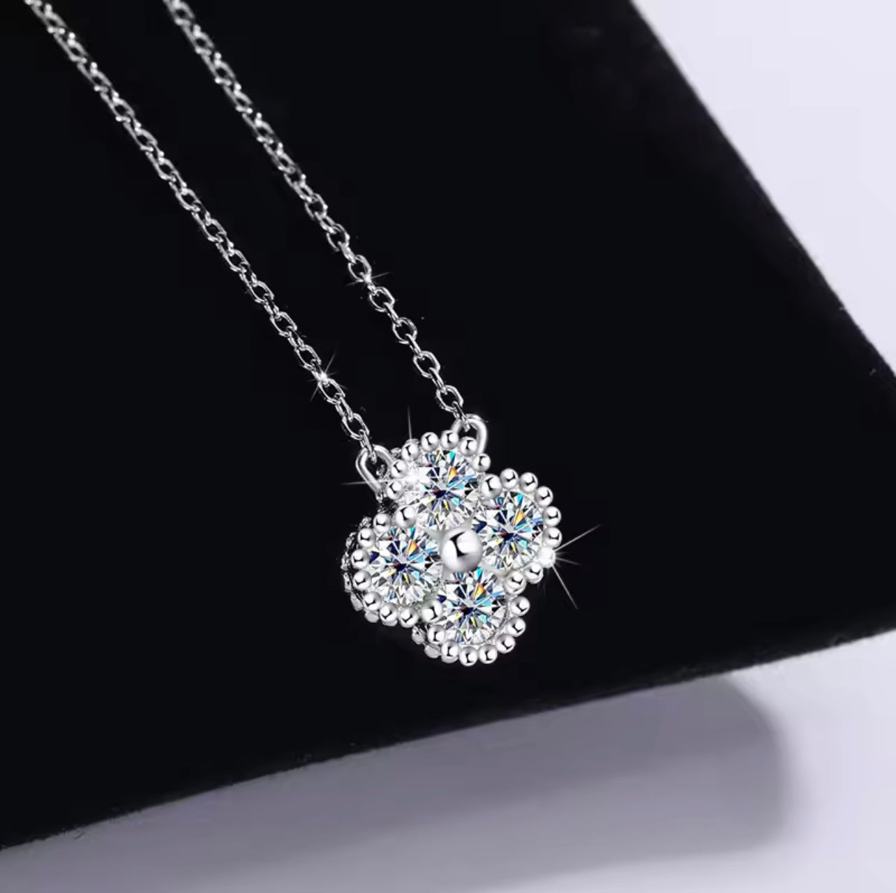 CLOVER - MOISSANITE GYÉMÁNT NYAKLÁNC