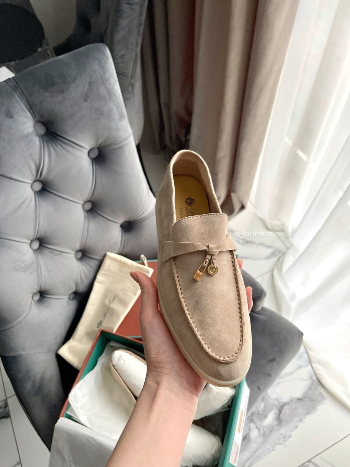 CHARM MONOGRAM BŐR LOAFER